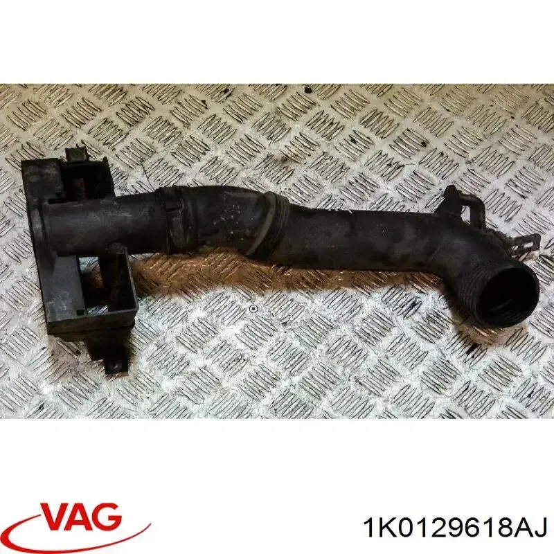 Патрубок воздушный, вход в резонатор VAG 1K0129618E цена, от 7.05 USD