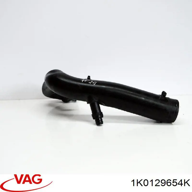 Купить 1K0129654K VAG Патрубок воздушный, вход в турбину (наддув)