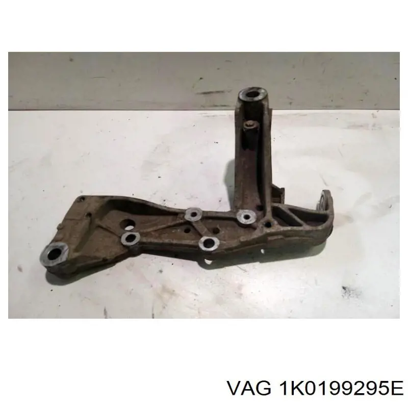 Купить 1K0199295E VAG Кронштейн передней балки