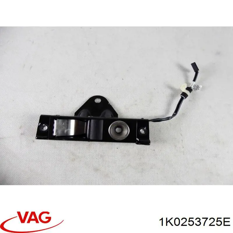 Хомут глушителя передний 1K0253725E VAG