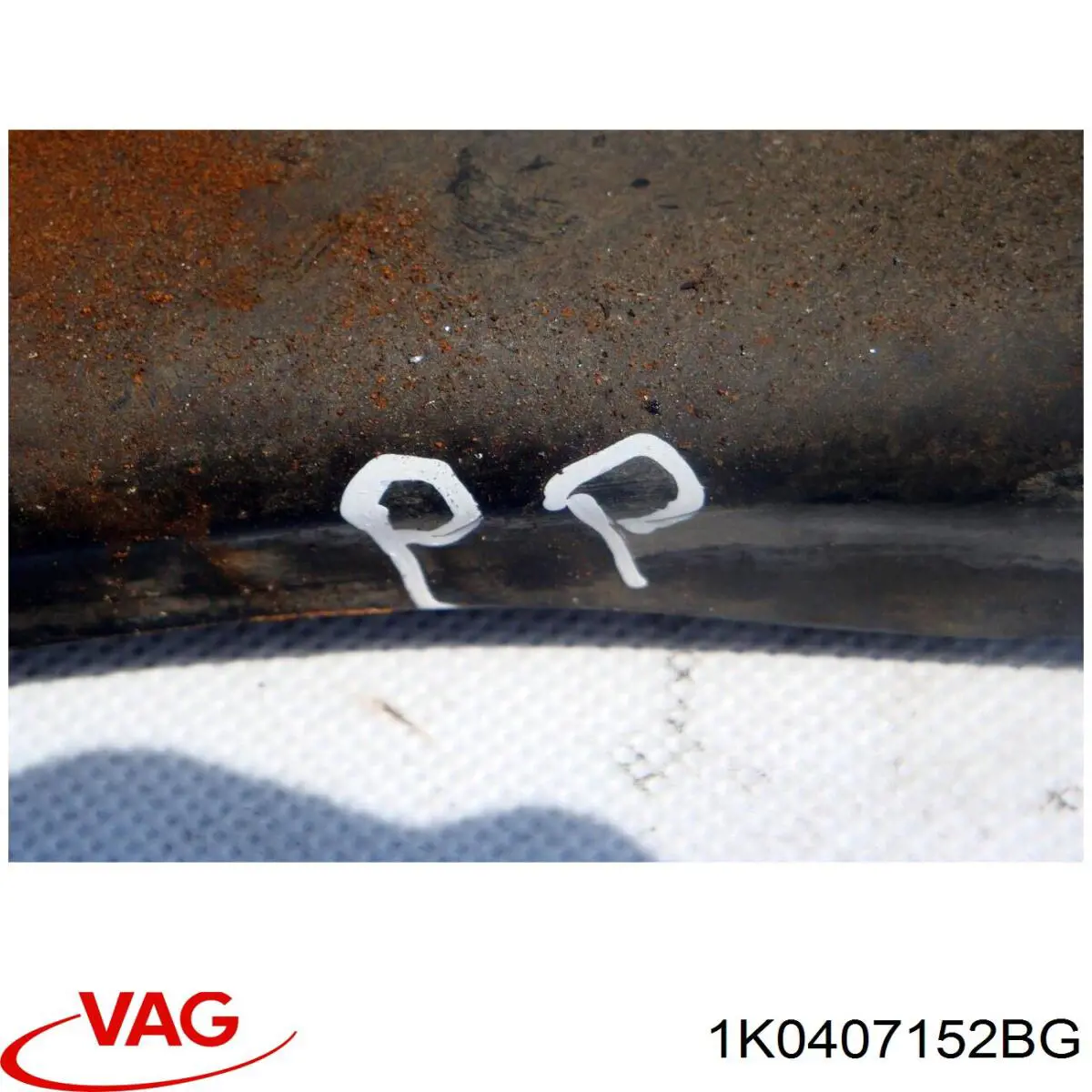 Передний нижний рычаг VAG 1K0407152BG