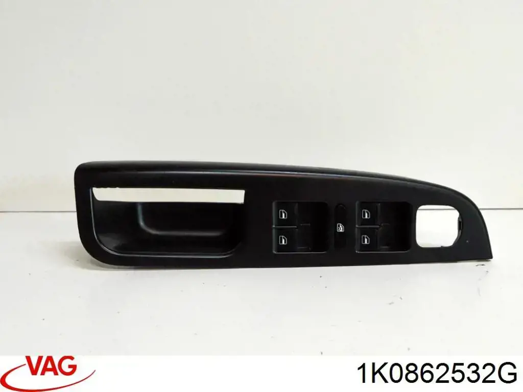 Подстаканник подлокотника центральной консоли 1K0862532G9B9 VAG