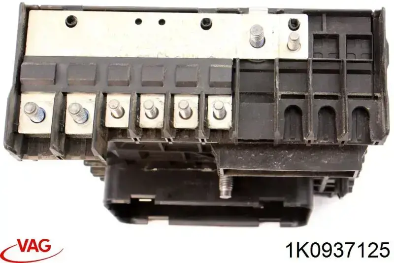 Корпус блока предохранителей на Skoda Octavia A5, 1Z3