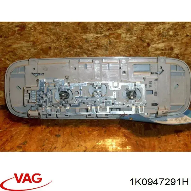 Купить 1K0947291H VAG Плафон освещения салона (кабины) задний