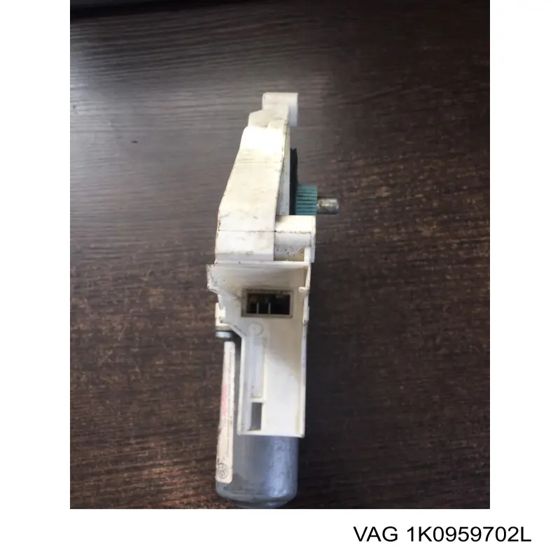 Купить 1K0959702L VAG Мотор стеклоподъемника двери передней правой