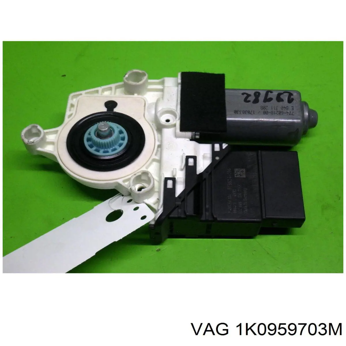 Моторчик стеклоподъемника двери задней, левой VAG 1K0959703M цена, от 12.04 USD