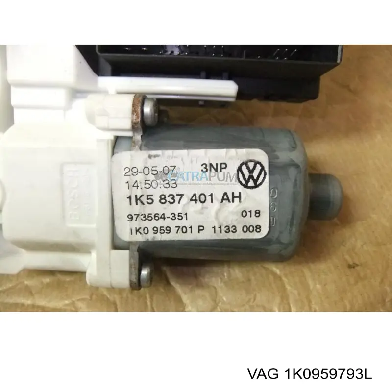 Мотор стеклоподъемника двери передней левой 1K0959701G005 VAG