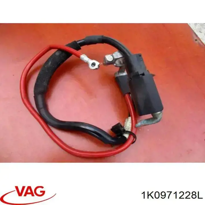 Кабель положительной клемы аккумулятора (АКБ) 1K0971228L VAG