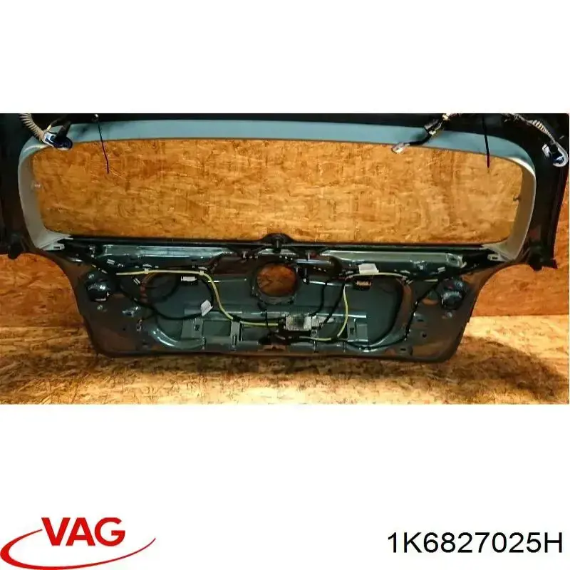 Купить 1K6827025H VAG Дверь задняя багажная
