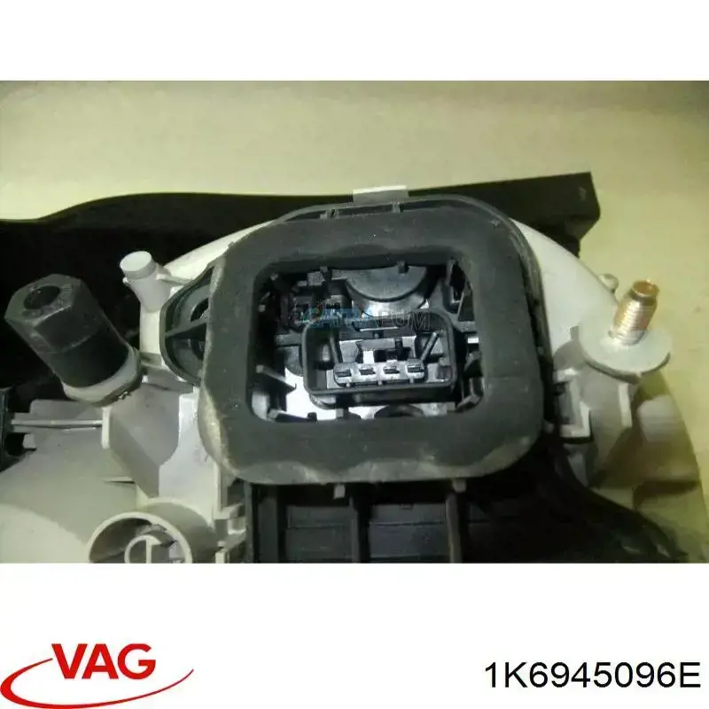 Фара задняя правая внешняя VAG 1K6945096E цена, от 31.67 USD