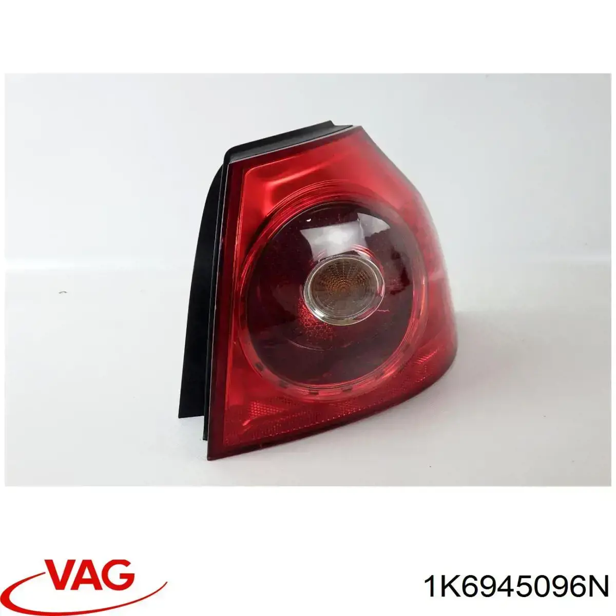 Купить 1K6945096N VAG Фонарь задний правый, внешний