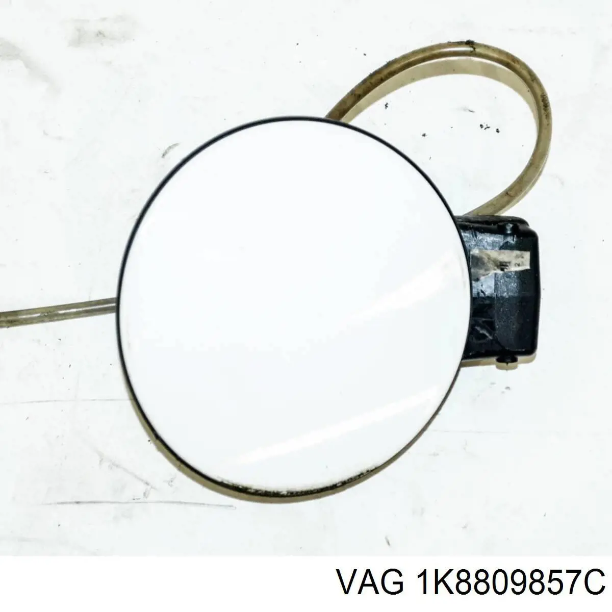 Лючок (дверца) бензобака VAG 1K8809857CGRU цена, от 45.43 USD