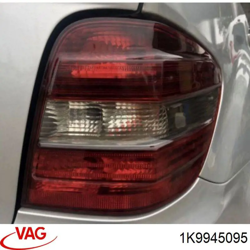 Задний левый стоп на Volkswagen Golf V 1K1