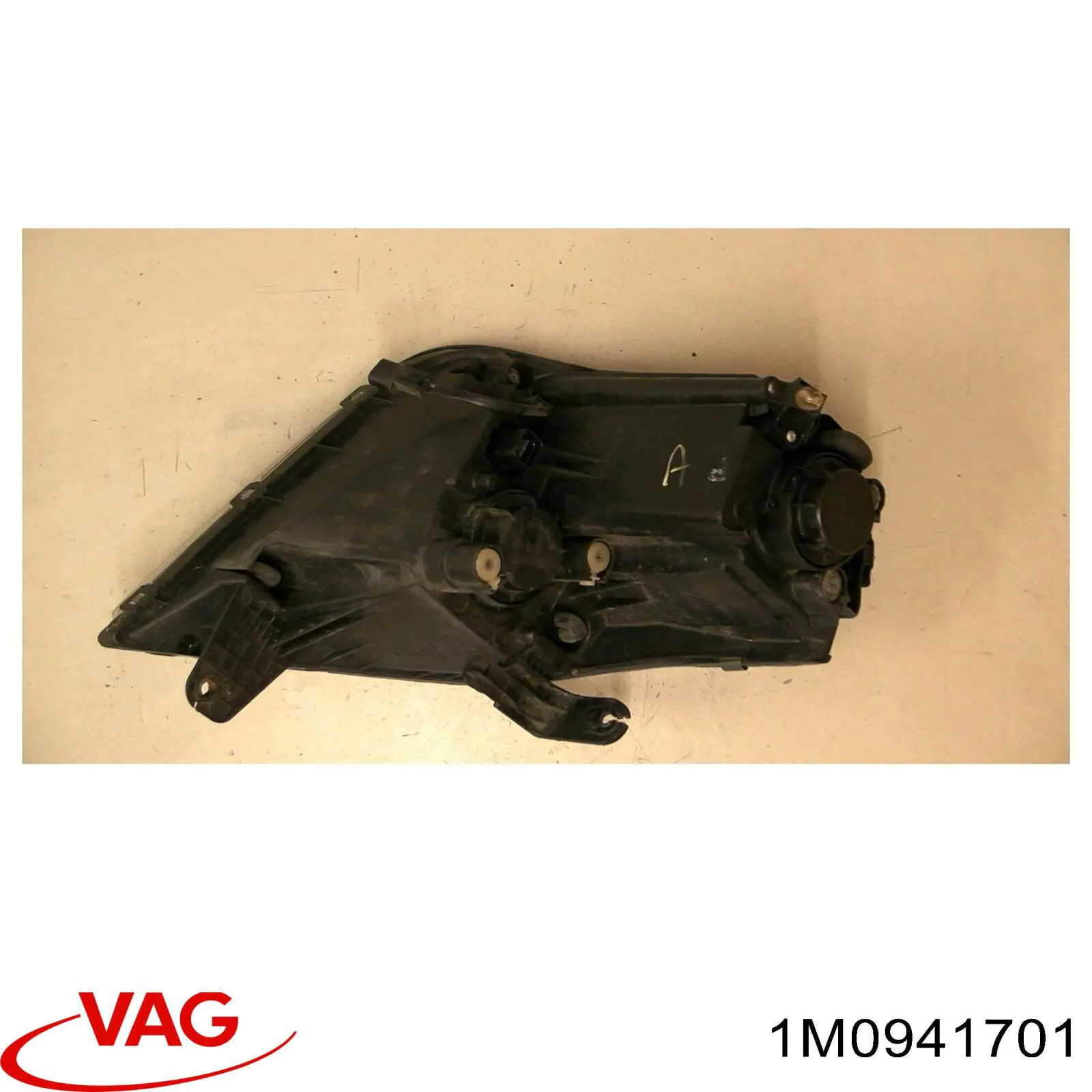Фара противотуманная, левая VAG 1M0941701 цена, от 32.67 USD