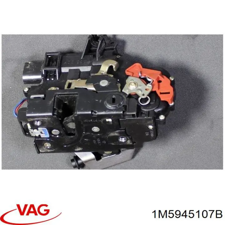 Фонарь задний центральный 1M5945225C VAG
