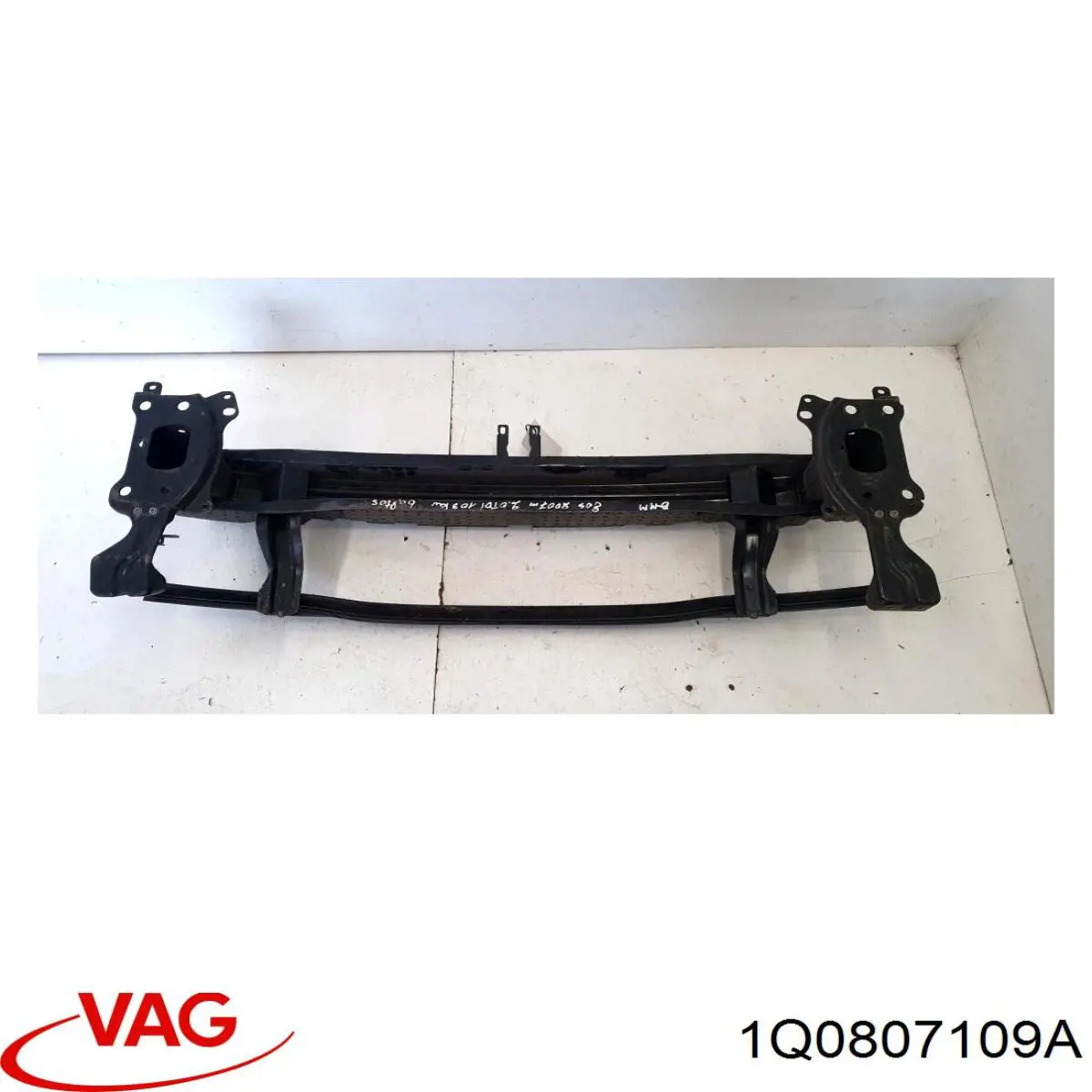 Усилитель переднего бампера  Polcar 9516073