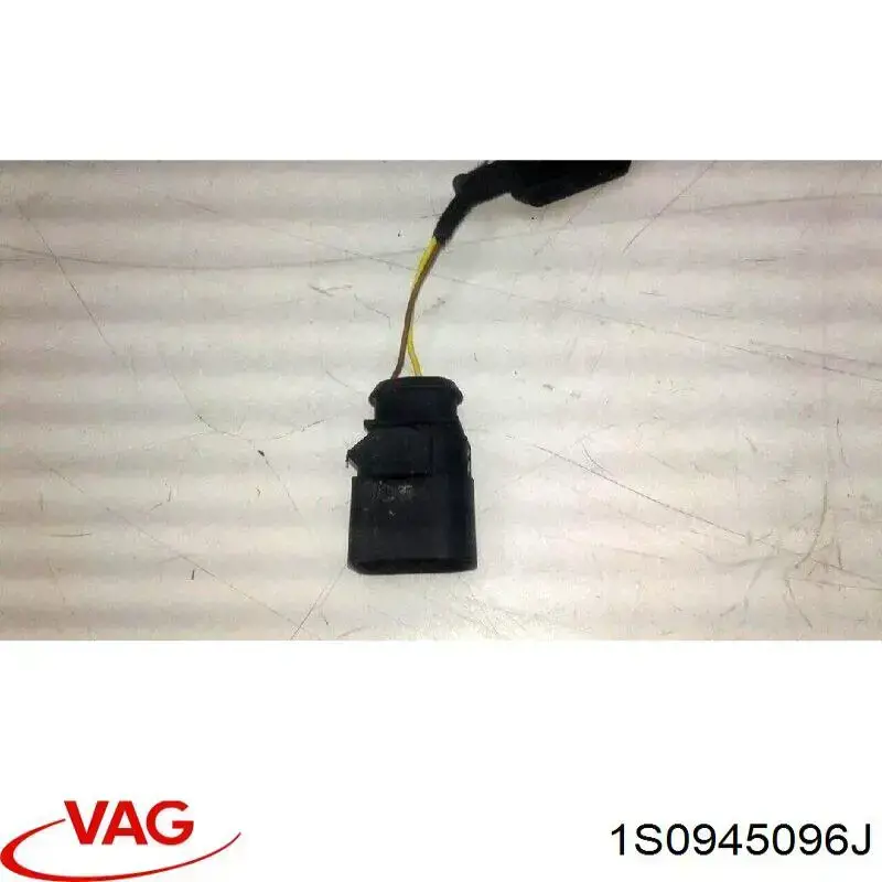 Купить 1S0945096J VAG Задняя правая фара