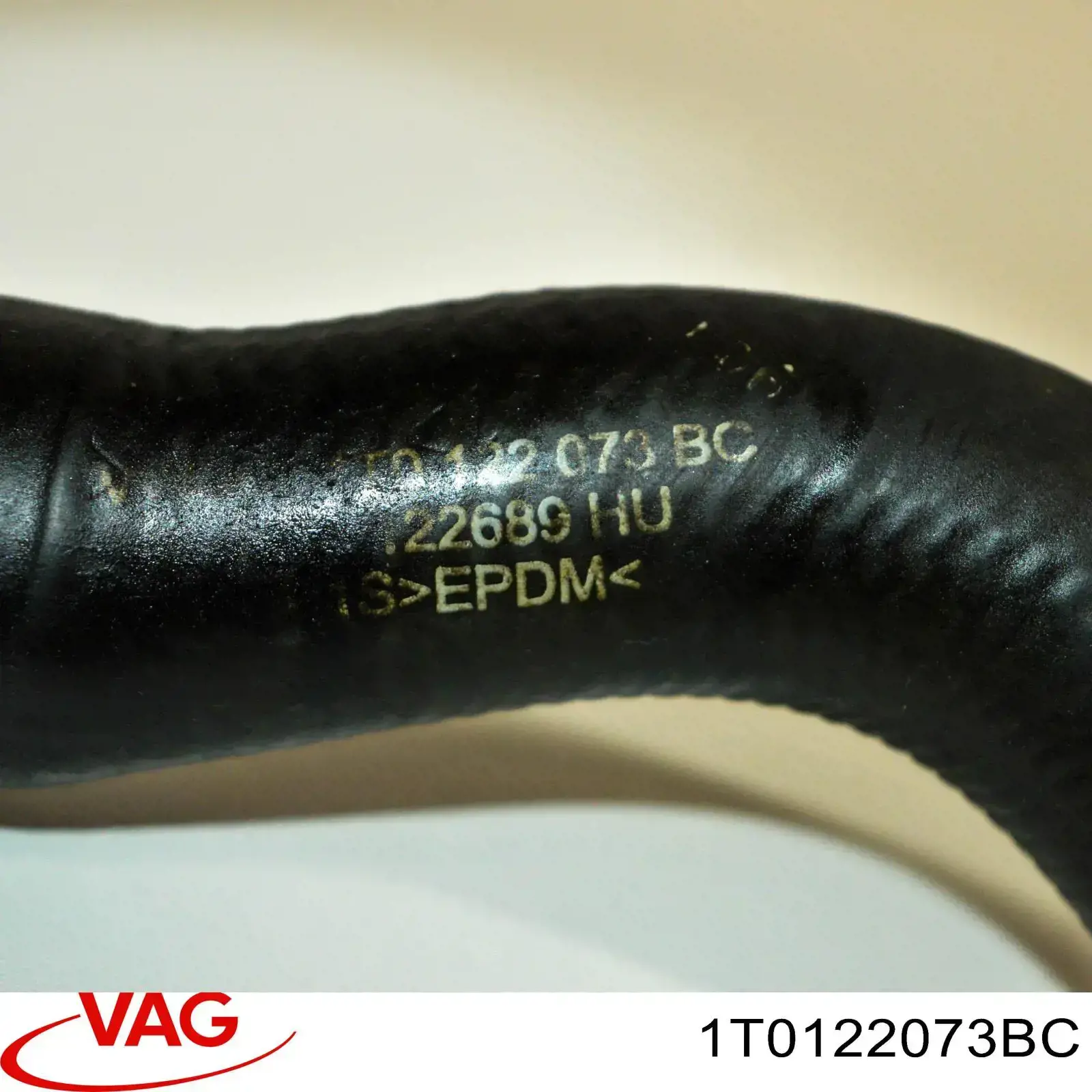 Купить 1T0122073BC VAG Патрубок радиатора