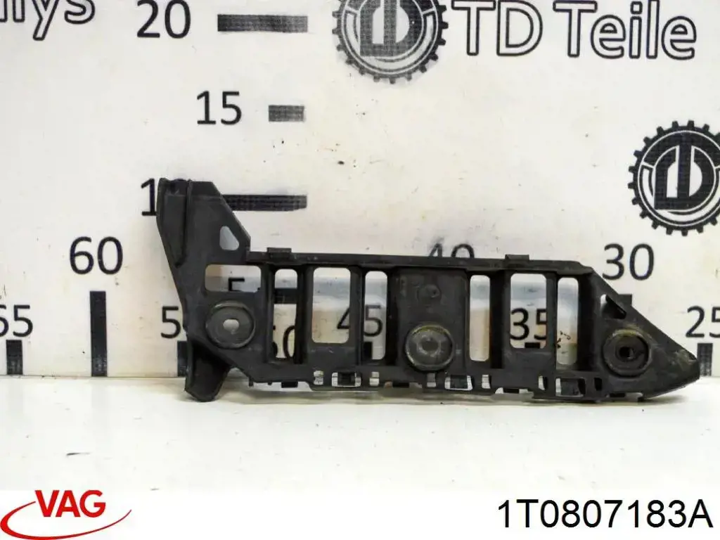 Кронштейн бампера переднего внешний левый 1T0807183A VAG