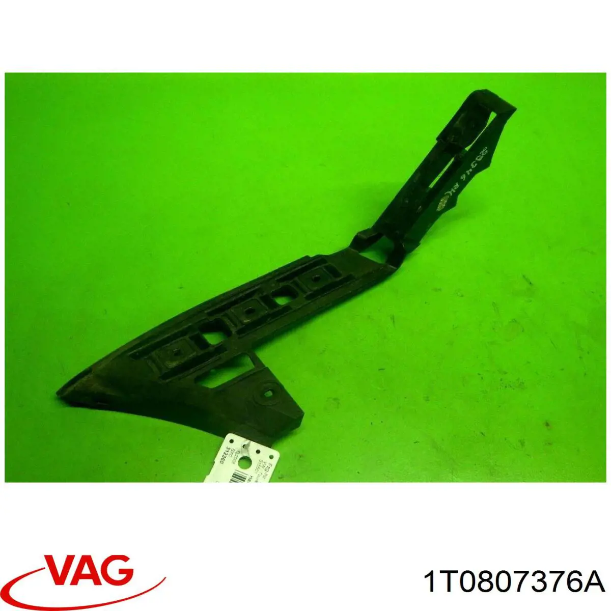 Купить 1T0807376A VAG Направляющая заднего бампера правая