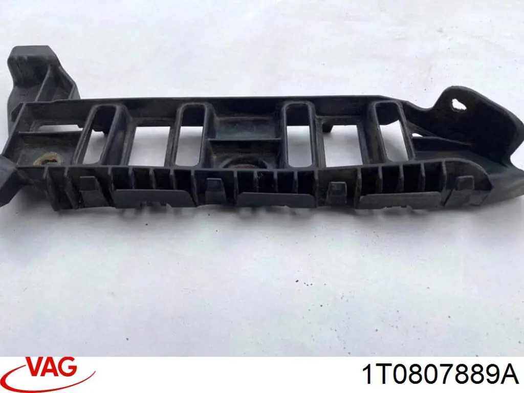 Кронштейн бампера переднего левый 1T0807889A VAG