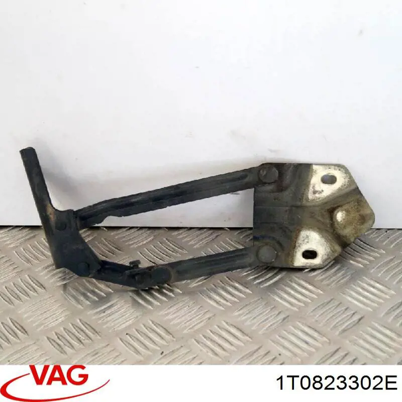 1T0823302E VAG петля капота правая