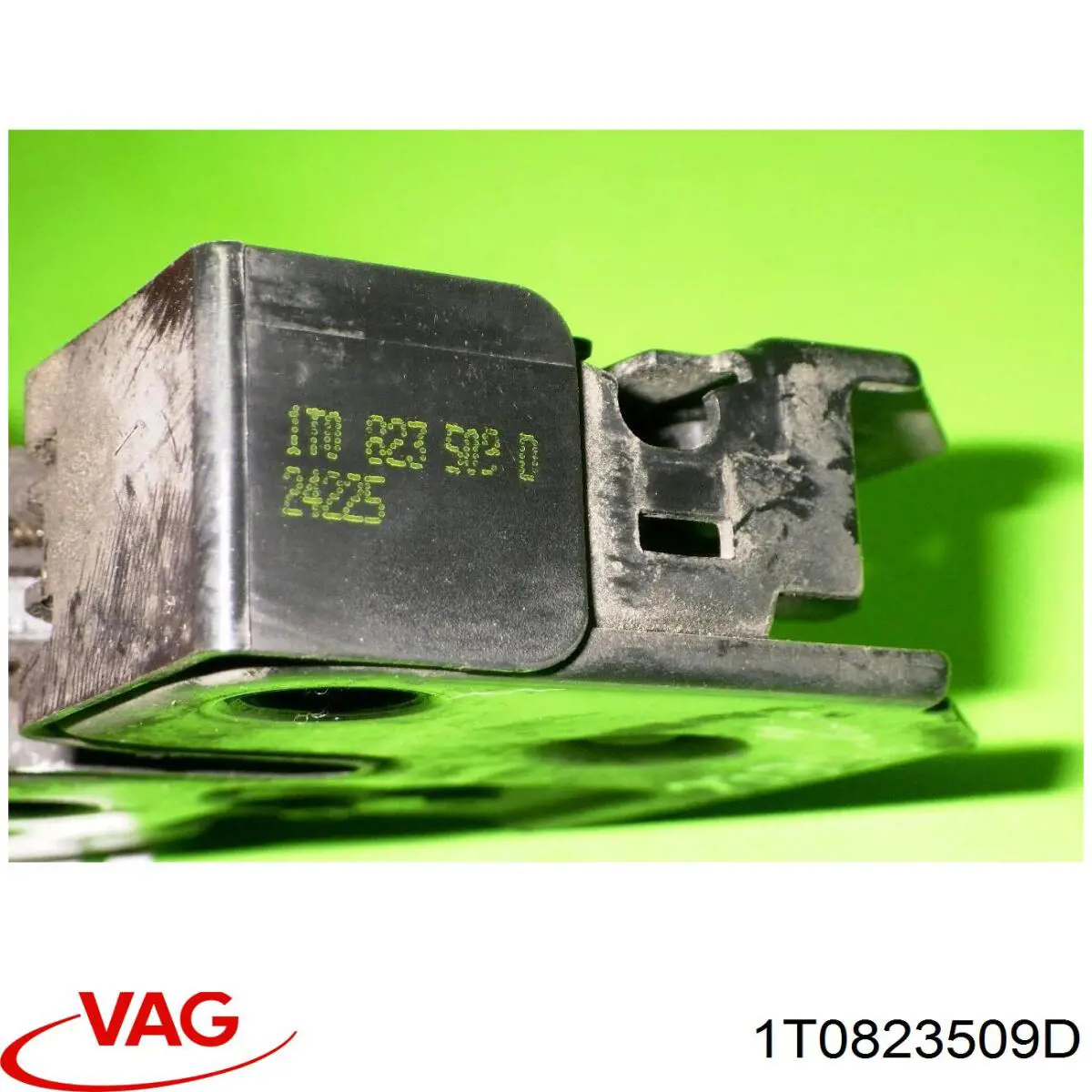 Купить 1T0823509D VAG Замок капота