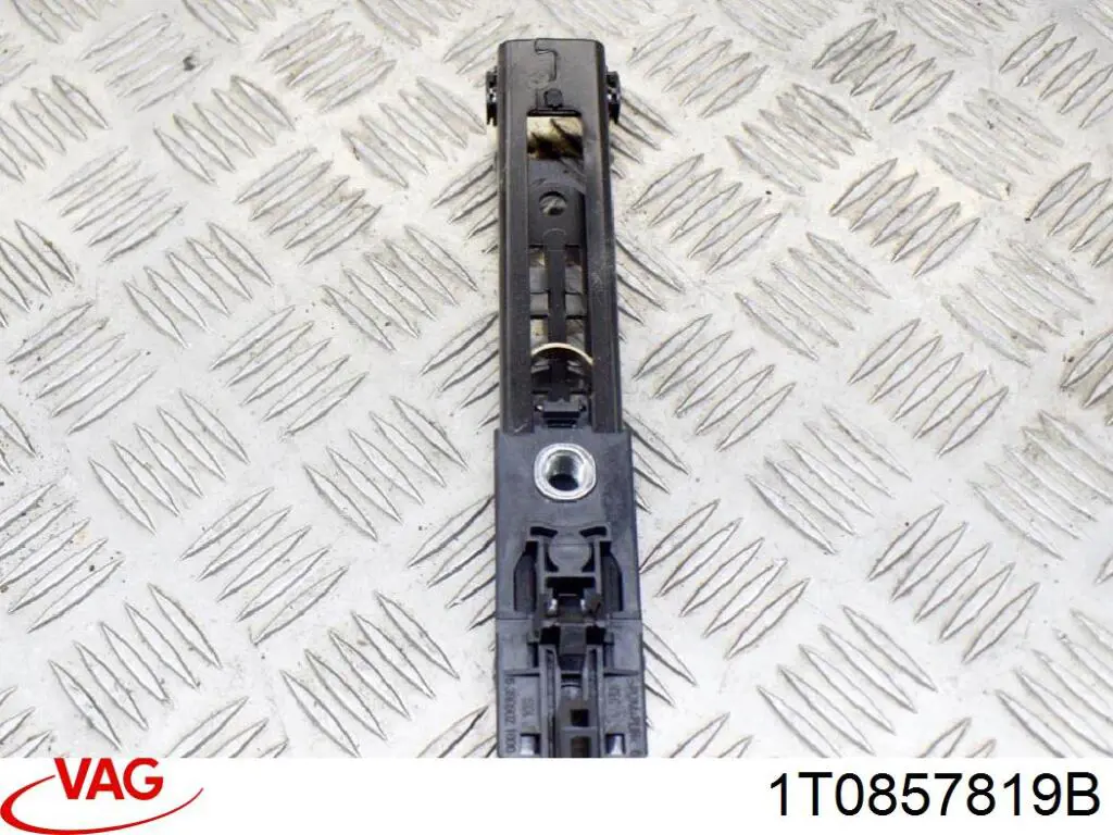 Регулятор высоты ремня безопасности передний левый 1T0857819B VAG