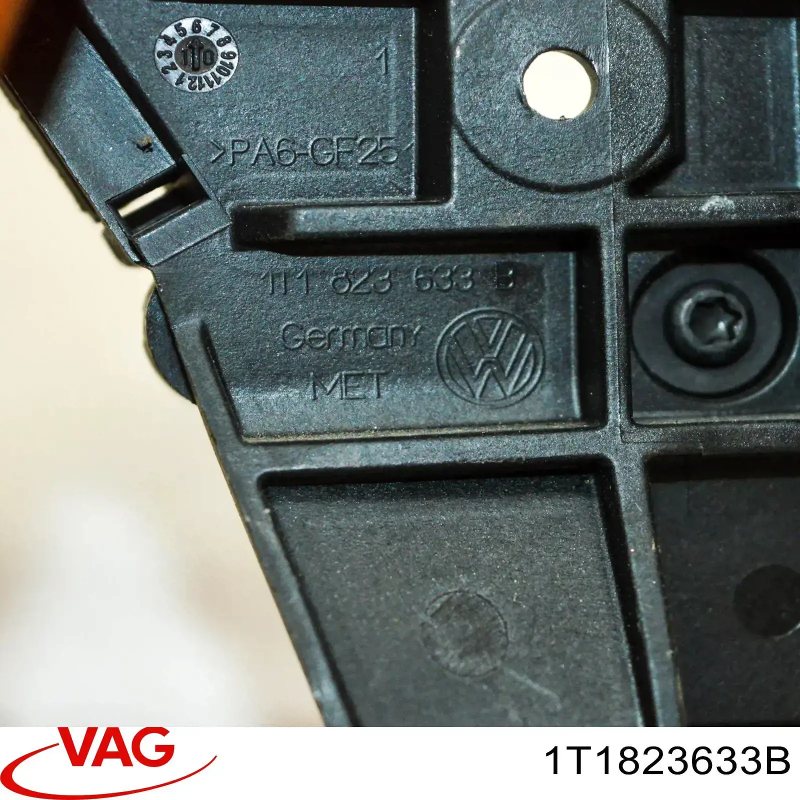 1T1823633B VAG кронштейн ручки открывания капота