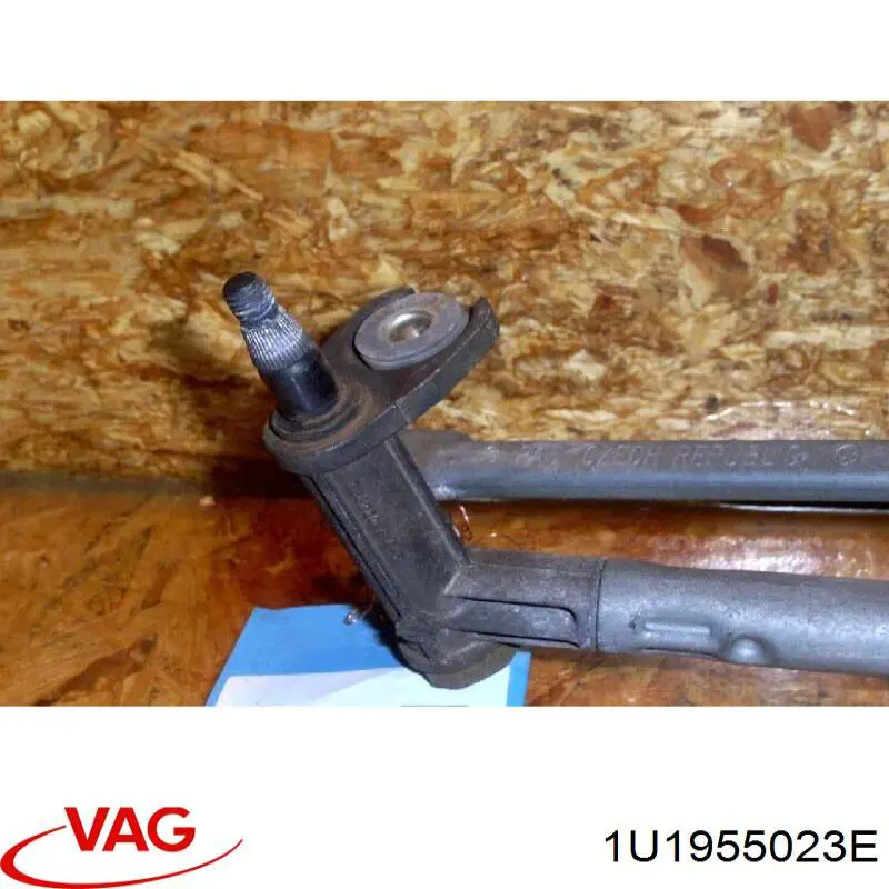1U1955023E VAG Трапеция стеклоочистителя