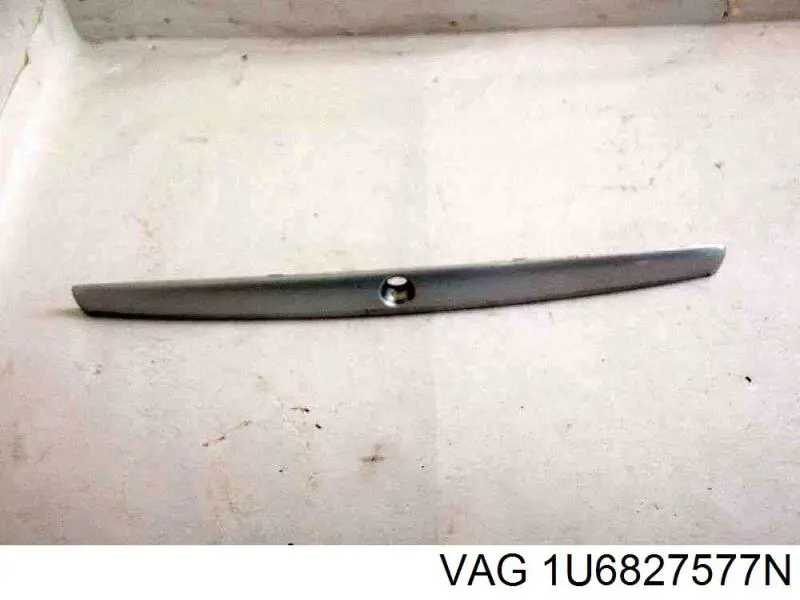 Молдинг крышки багажника VAG 1U6827577N цена, от 31.67 USD
