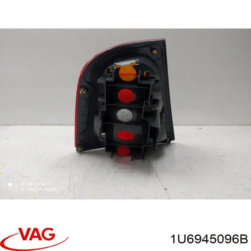 Купить 1U6945096B VAG Задняя правая фара