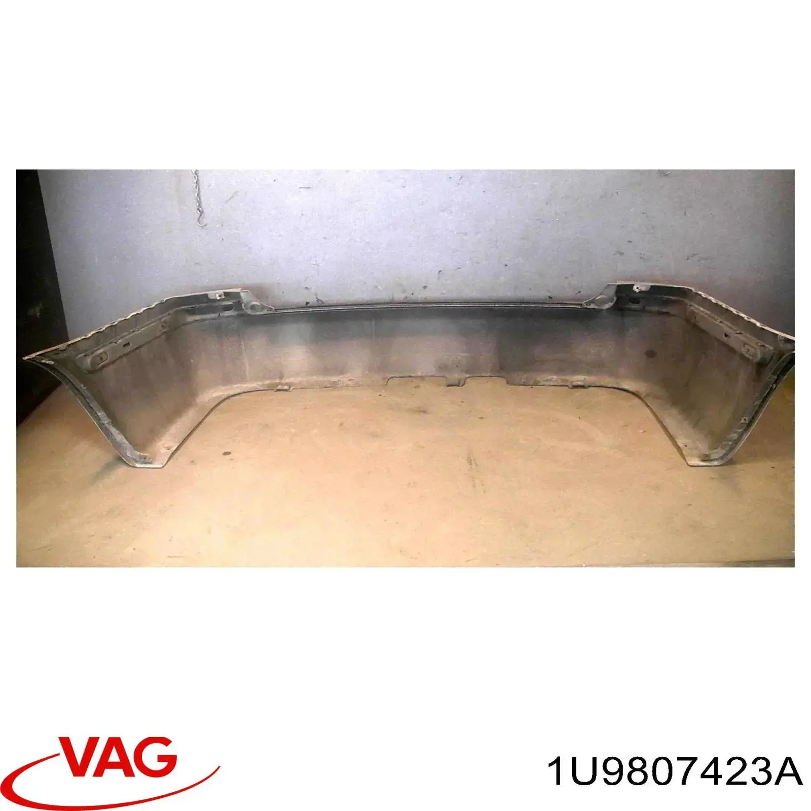 Накладка заднего бампера VAG 1U9807423A цена, от 106.07 USD