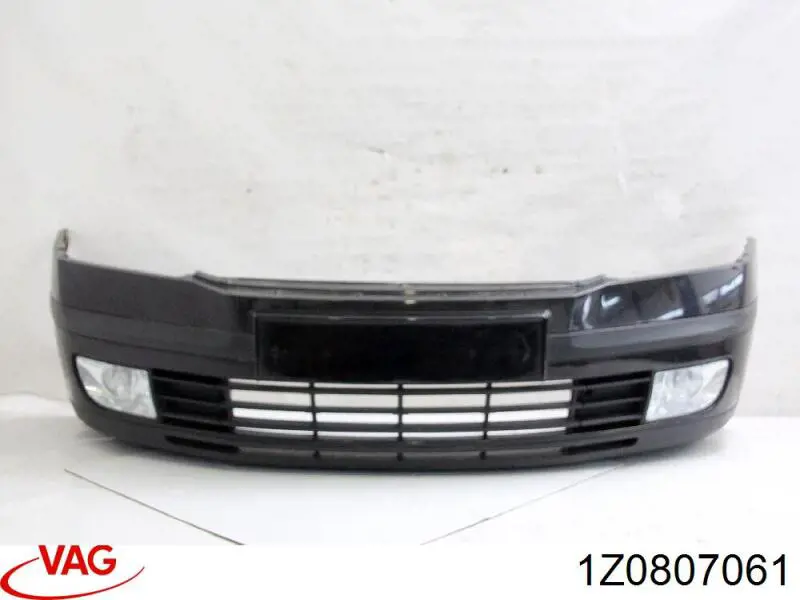 Накладка на передний бампер VAG 1Z0807061