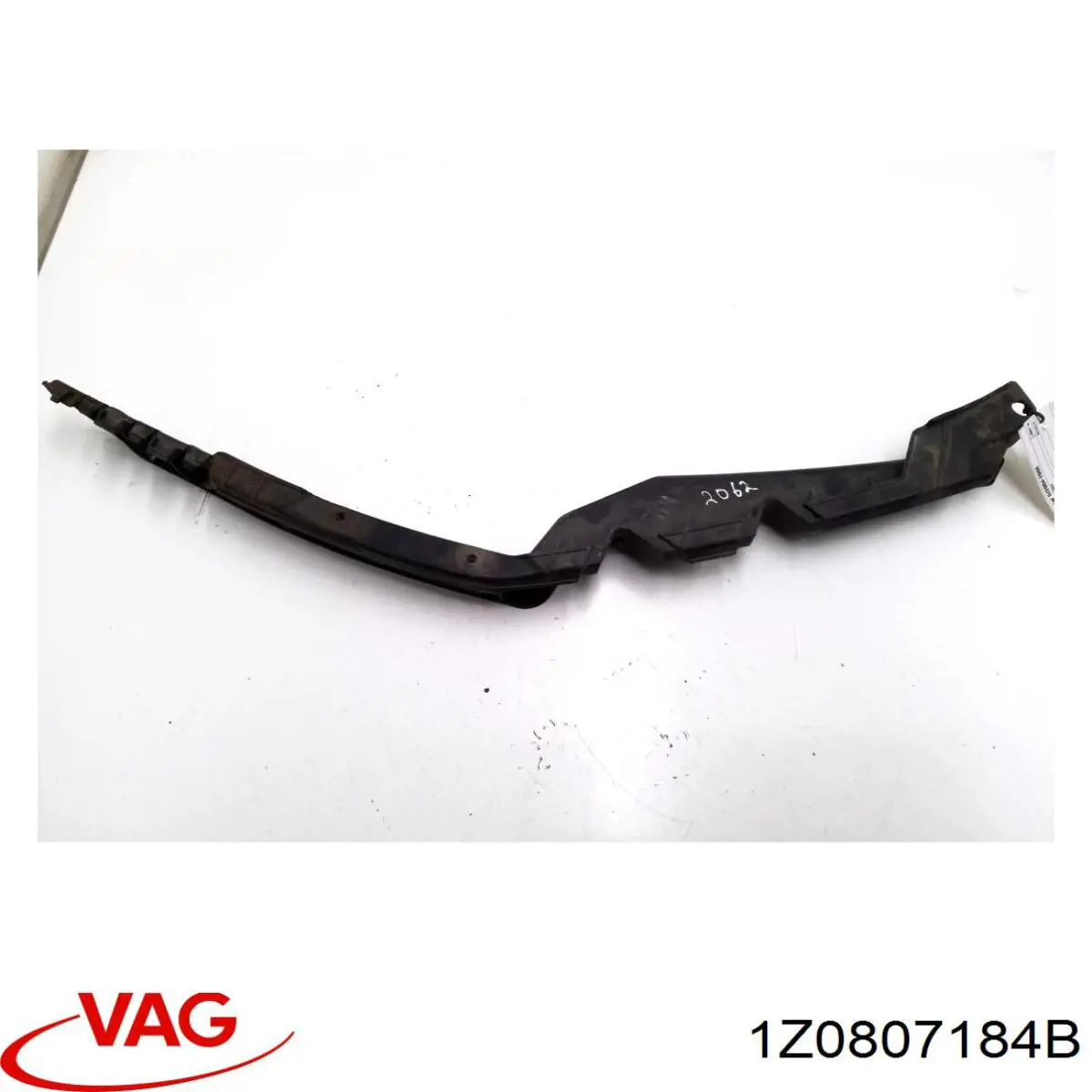 Направляющая переднего бампера правая VAG 1Z0807184B цена, от 14.76 USD
