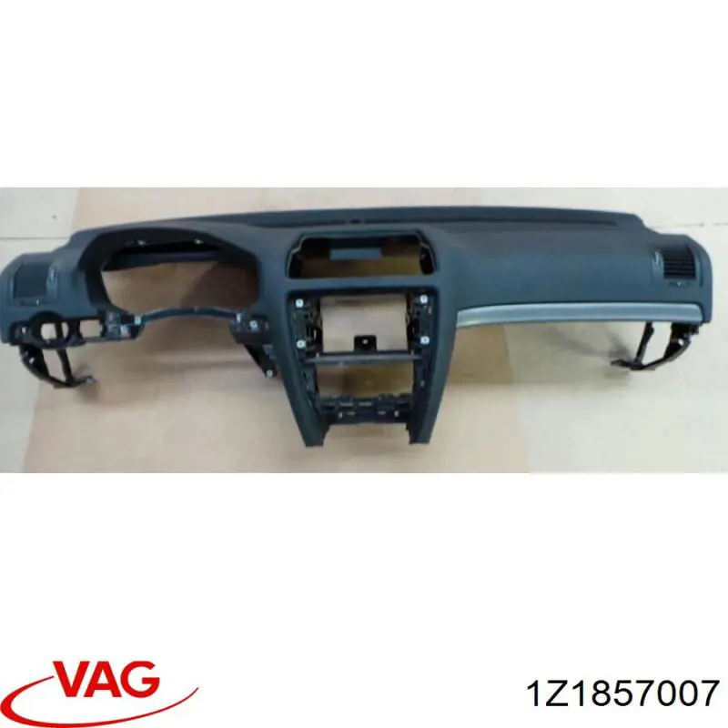 1Z1857007 VAG Передняя панель