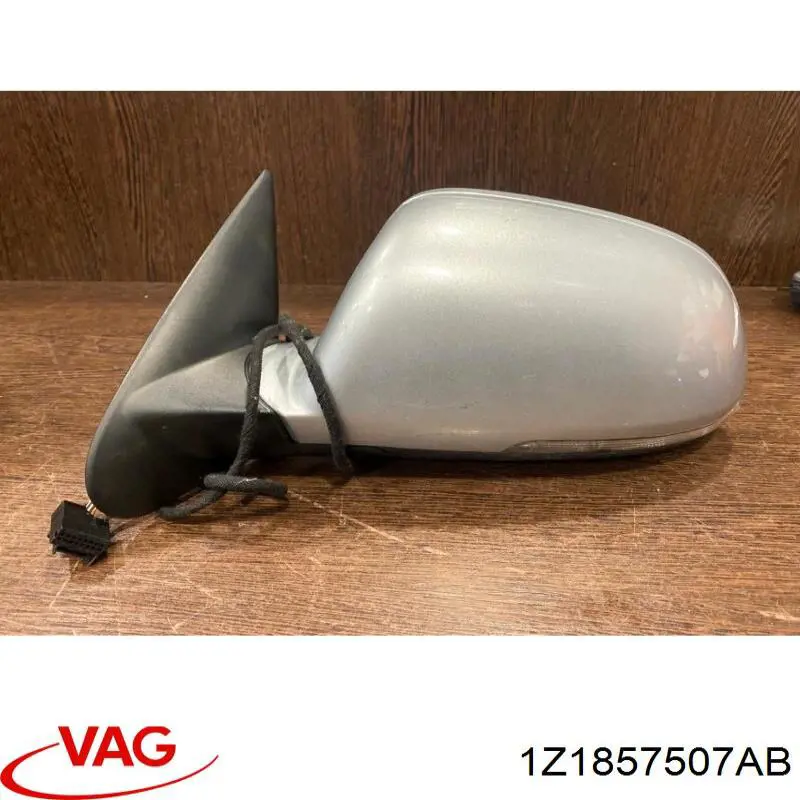 Корпус зеркала заднего вида, левого VAG 1Z1857507AB