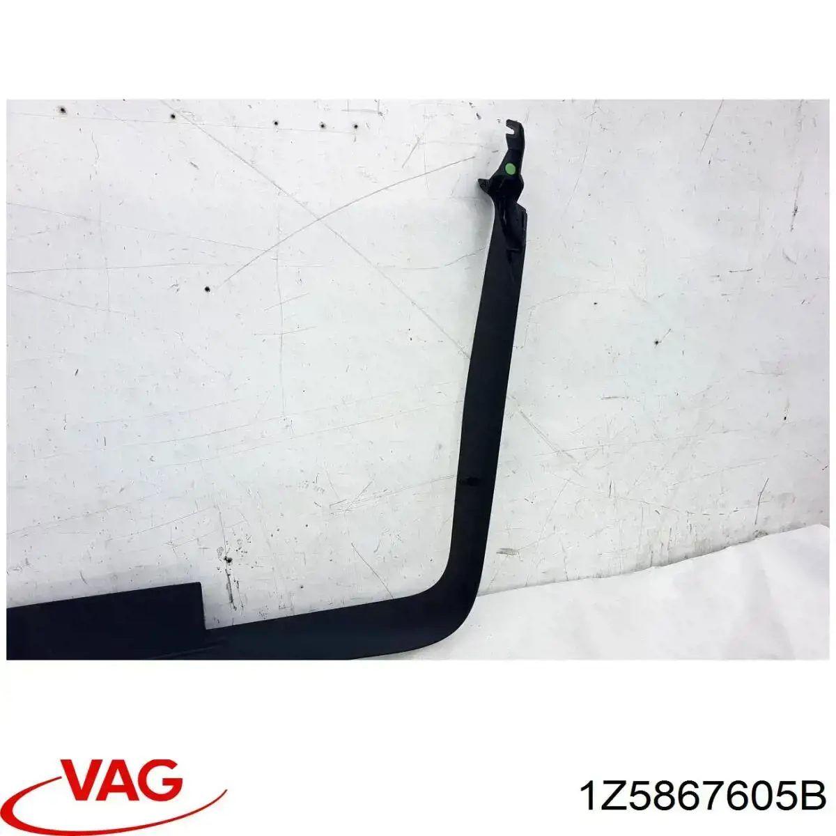 Купить 1Z5867605B VAG Обшивка (облицовка) крышки багажника (двери 3/5-й задней)