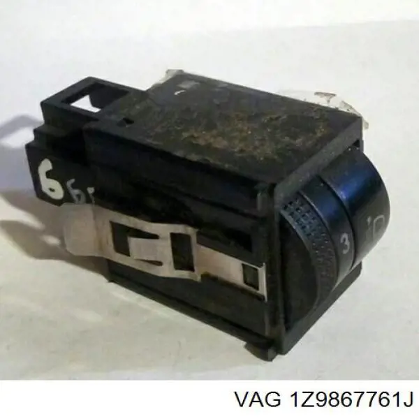  VAG 1Z9867761J