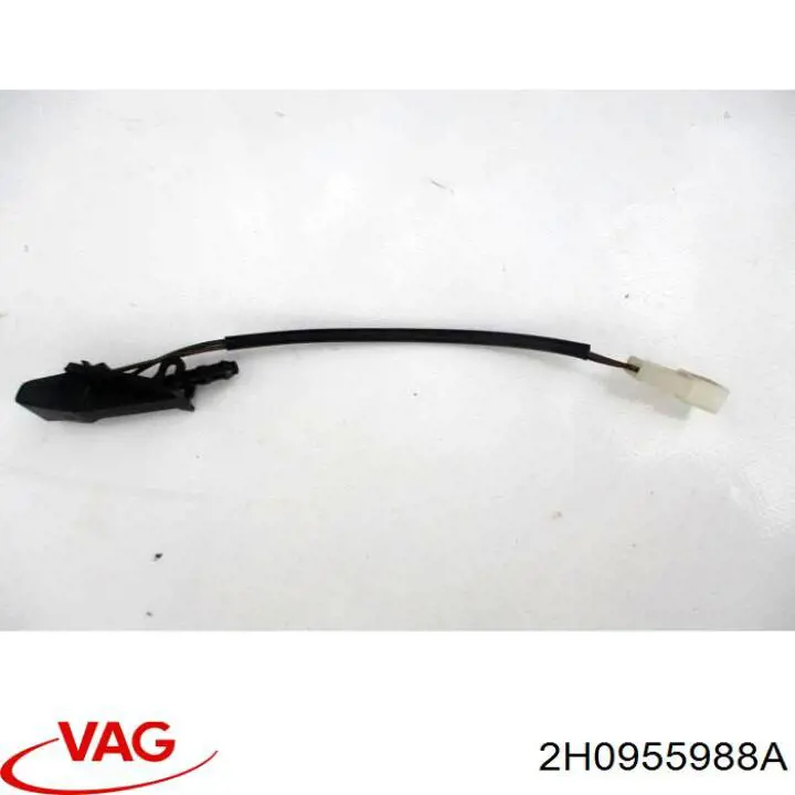 Купить 2K5955988A VAG Форсунка омывателя стекла лобового, правая
