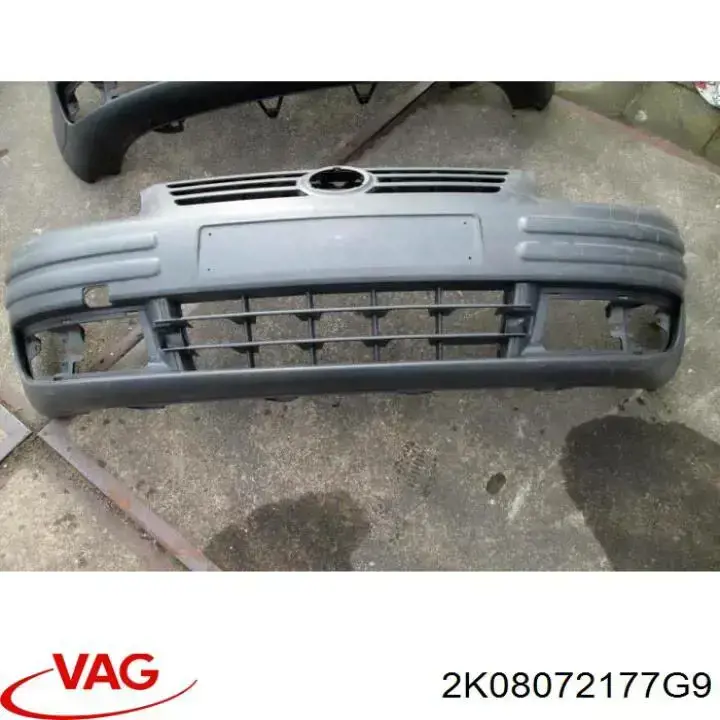 Передний бампер 2K0807178 VAG