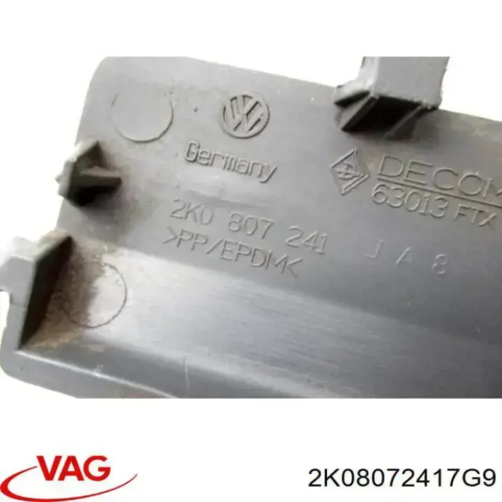 Заглушка бампера буксировочного крюка передняя VAG 2K08072417G9