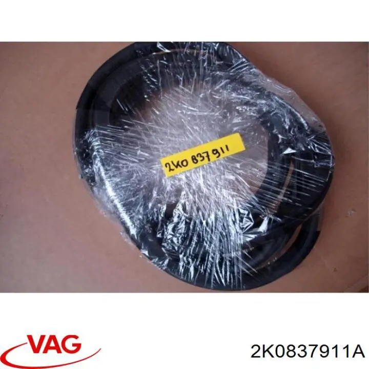 Купить 2K0837911A VAG Уплотнитель двери передней (на кузове)