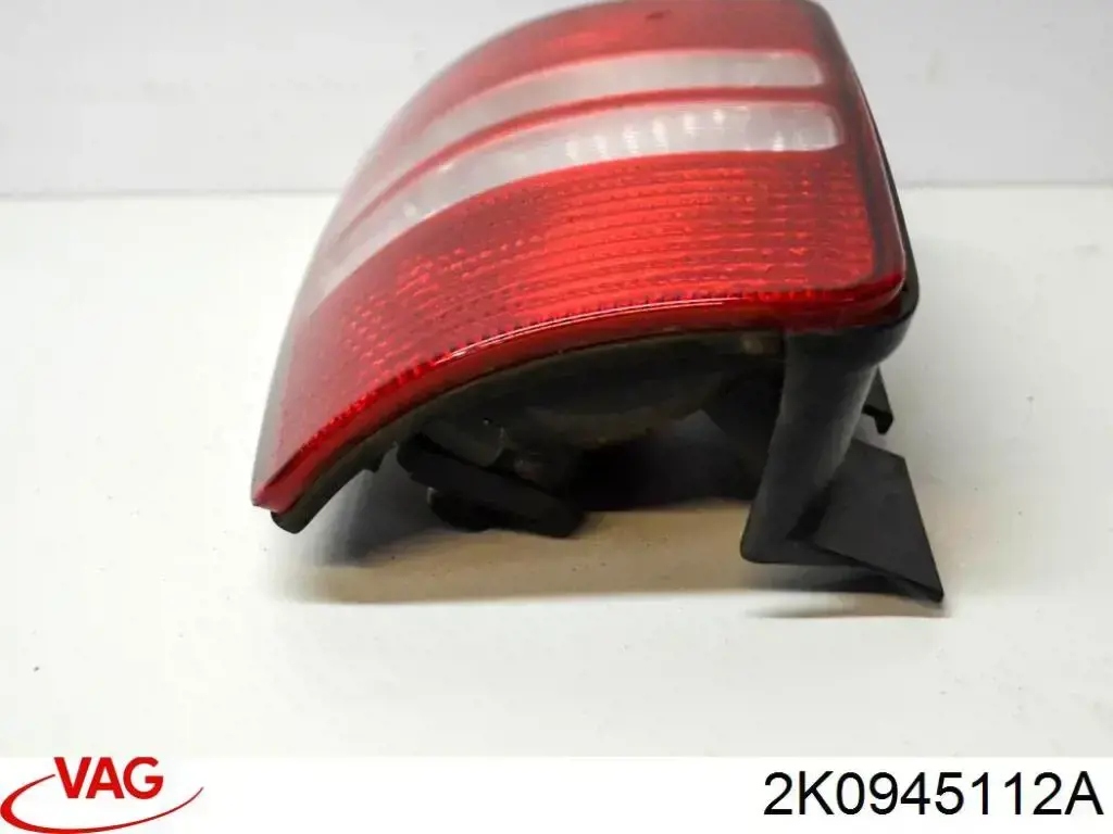 Правый стоп VAG 2K0945112A