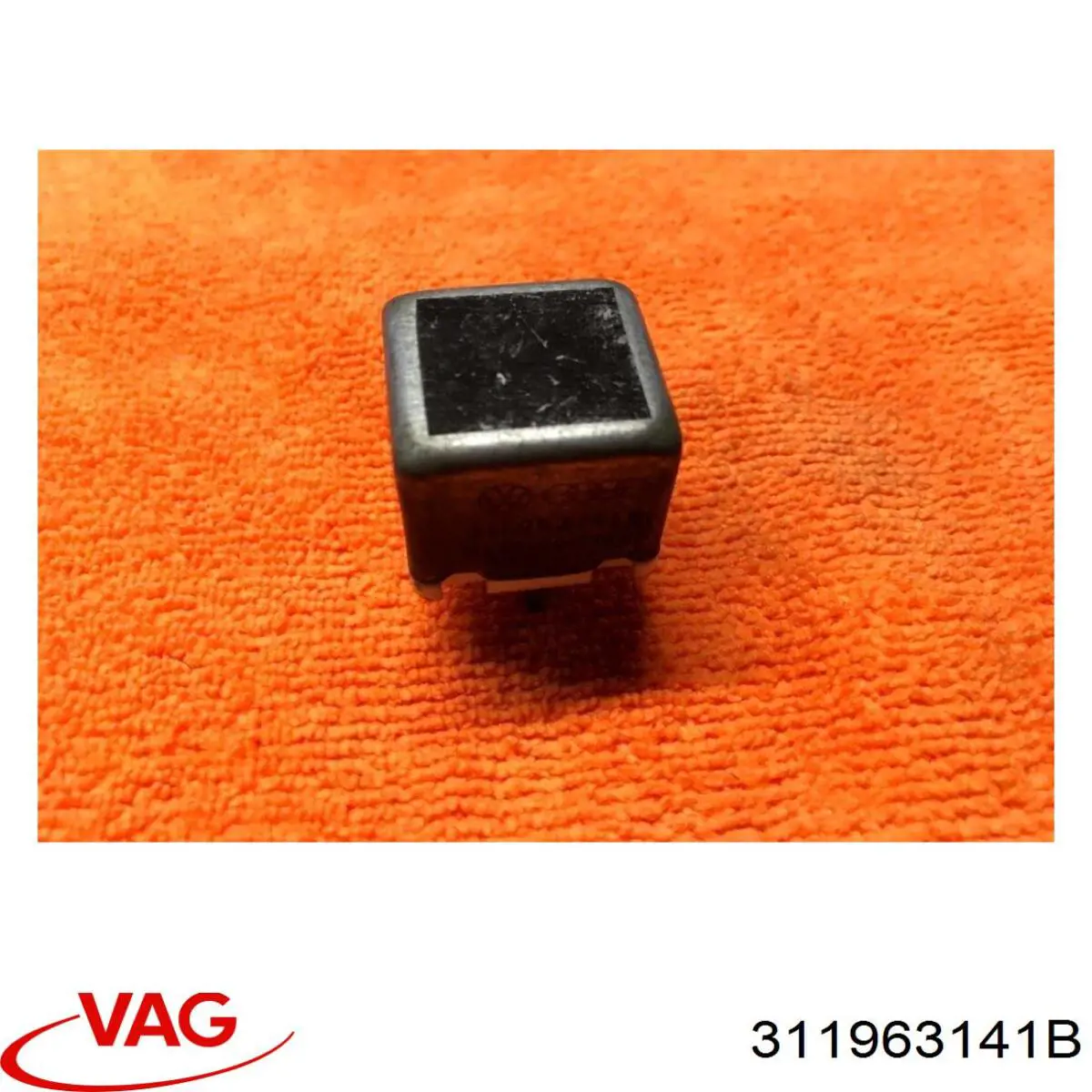  Реле вентилятора Audi A6 