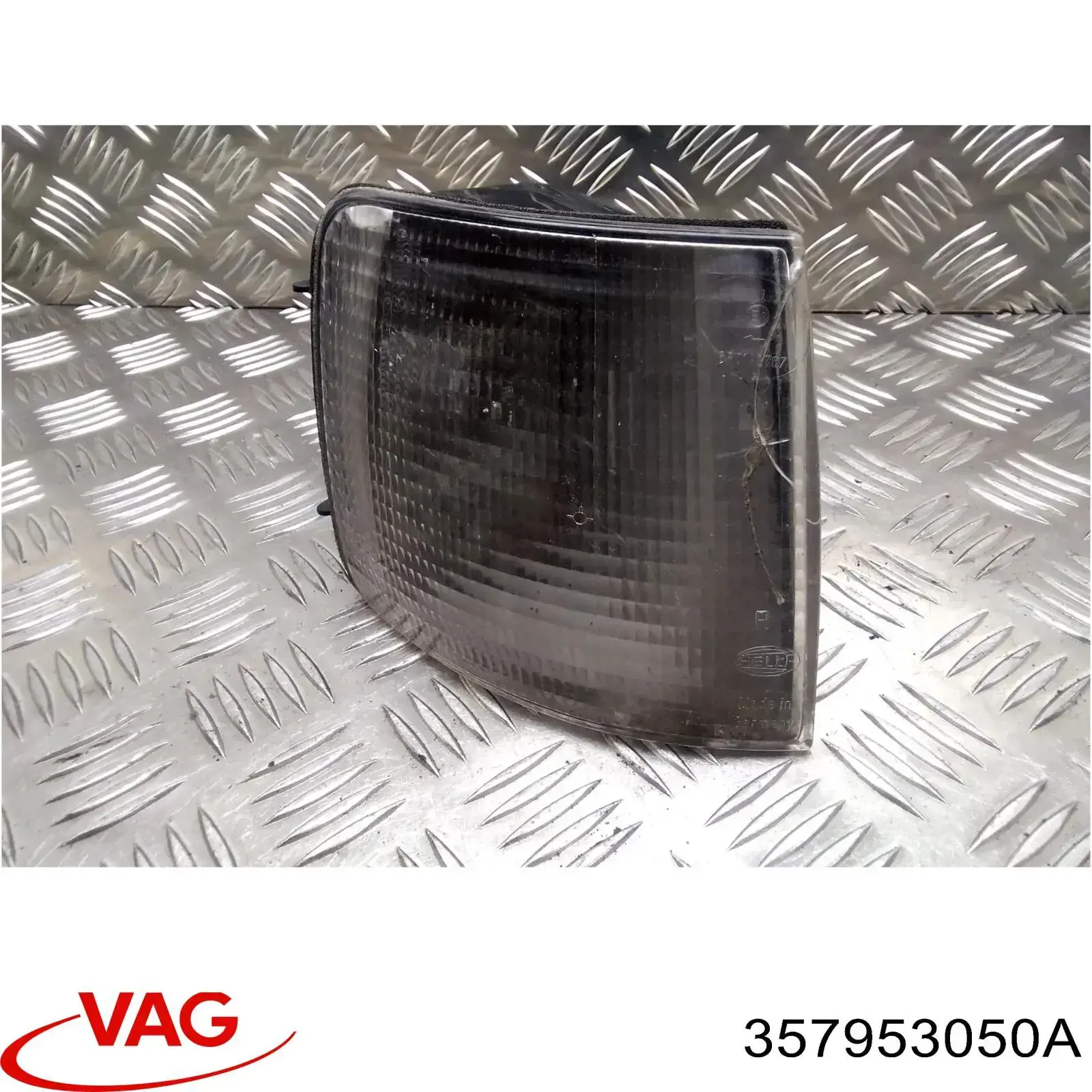 Правый указатель поворота VAG 357953050A цена, от 7.62 USD