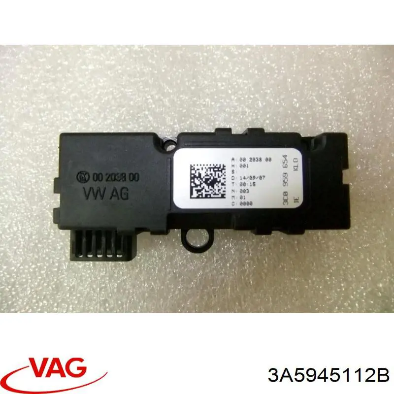 Купить 3A5945112B VAG Фонарь задний правый, внешний