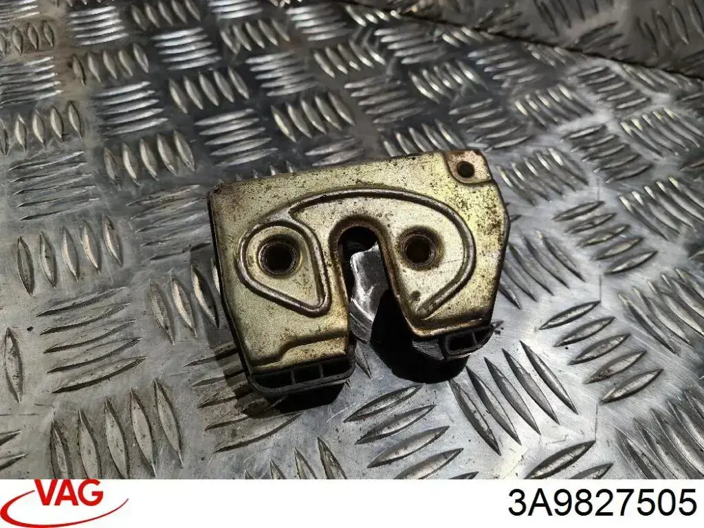 Кнопка привода замка третей/пятой двери VAG 3A9827505 цена, от 160.87 USD