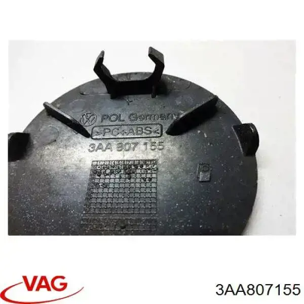 Передняя заглушка бампера буксировочного крюка на Volkswagen Passat B7 362