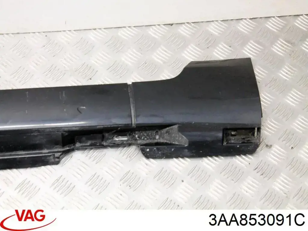 Накладка (молдинг) порога наружная левая 3AA853091A VAG